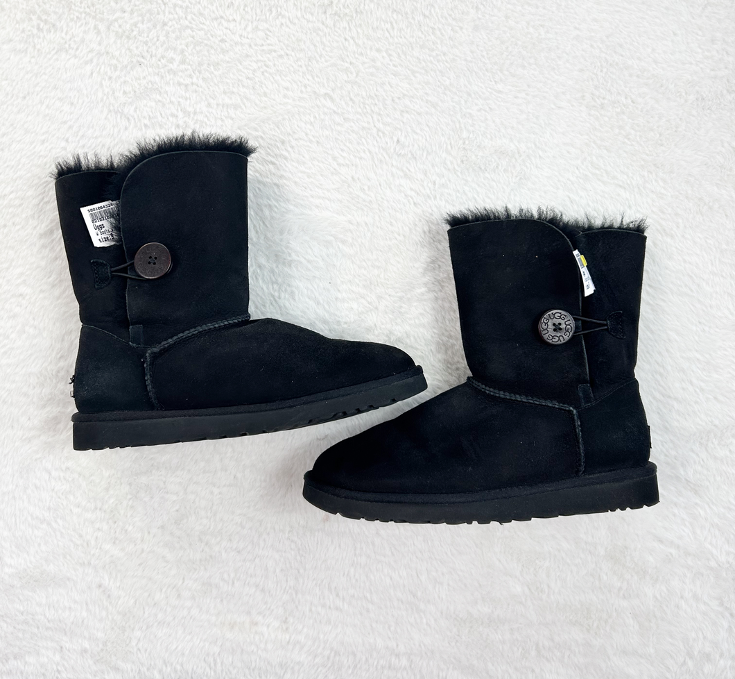 Uggs Boots Womens 9 *