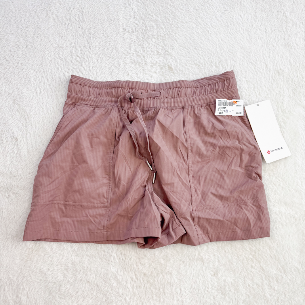 Lululemon Athletic Shorts Size Medium (8) P0205