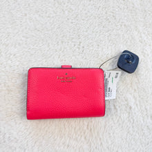 Load image into Gallery viewer, Kate Spade Purse P0445
