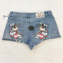 Load image into Gallery viewer, Ed Hardy Shorts Size 2 P0161
