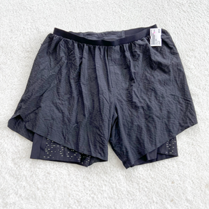 Lulu Lemon Athletic Shorts Size Medium *