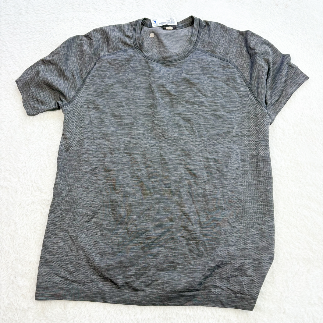 Lulu Lemon Athletic Top Size Medium P0349