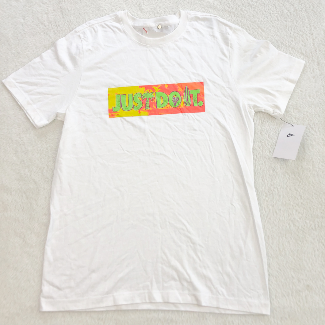 Nike T-shirt Size Medium P0346