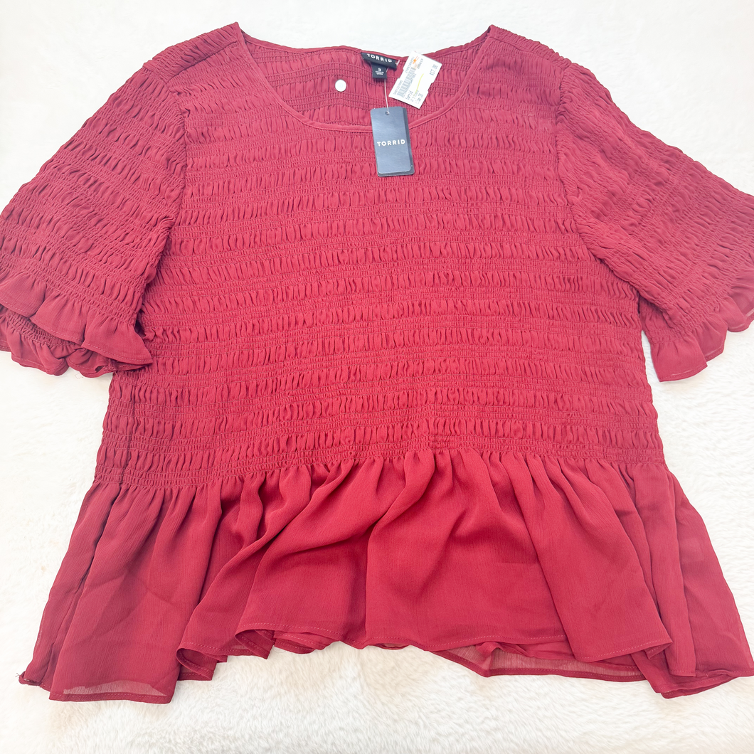 Torrid Short Sleeve Top Size 3XL P0546