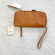 Load image into Gallery viewer, Free People Wallet P0445
