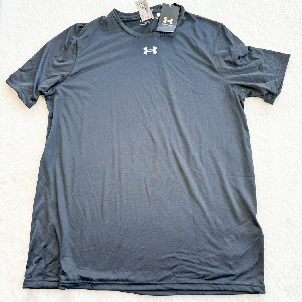 Under Armour Athletic Top Size Medium *