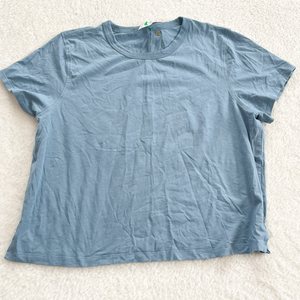 Lulu Lemon T-Shirt Size Medium *