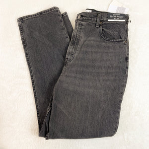 Abercrombie & Fitch Ultra High Rise 90s Straight Denim Size 11/12 (31) *