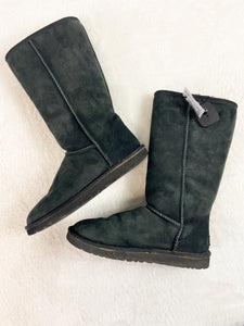 Uggs Boots Womens 8 *