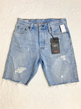 Load image into Gallery viewer, Levi 501 High Rise Shorts Size 7/8 *
