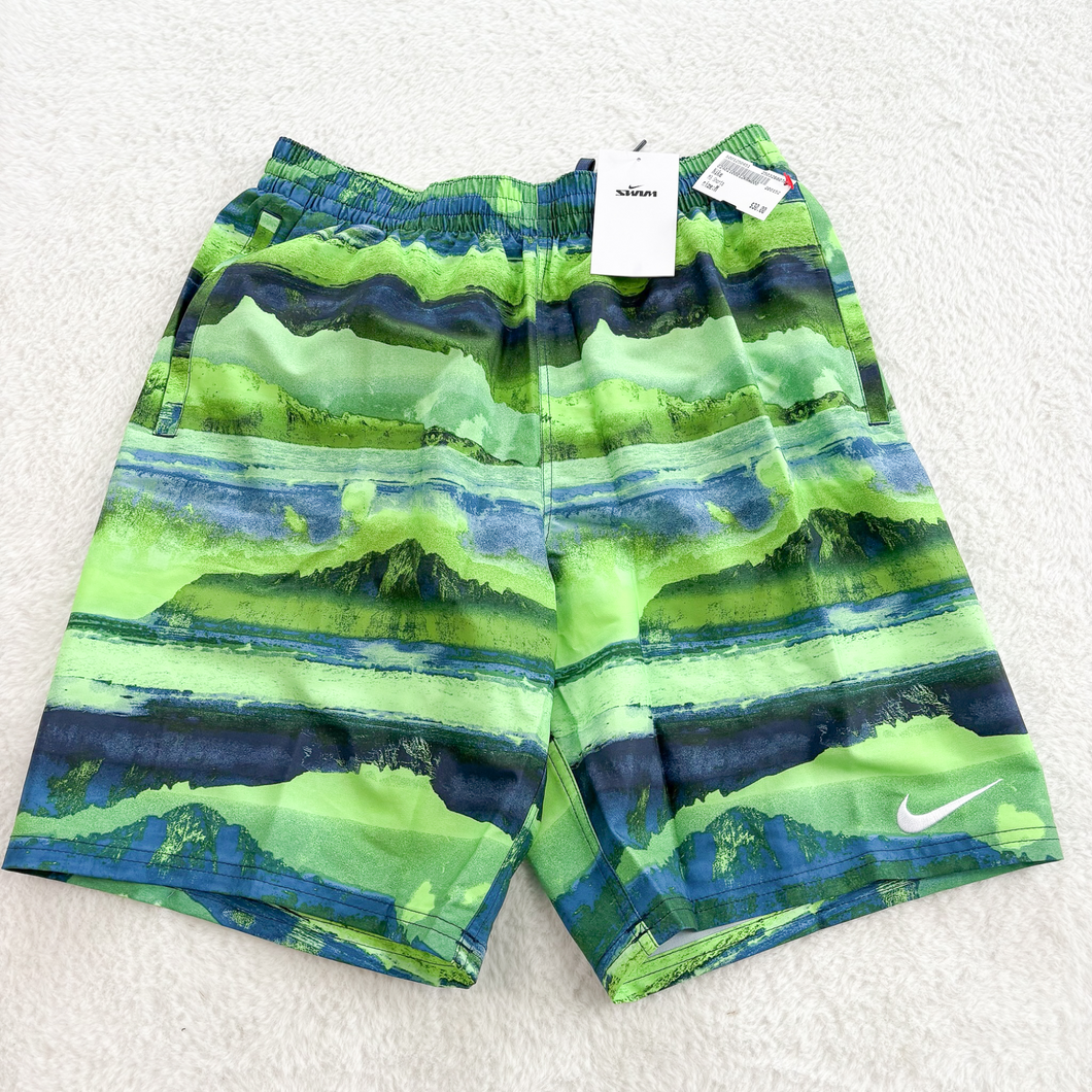 Nike Shorts Size Medium *