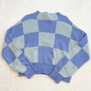 Sweater Size Medium P0181