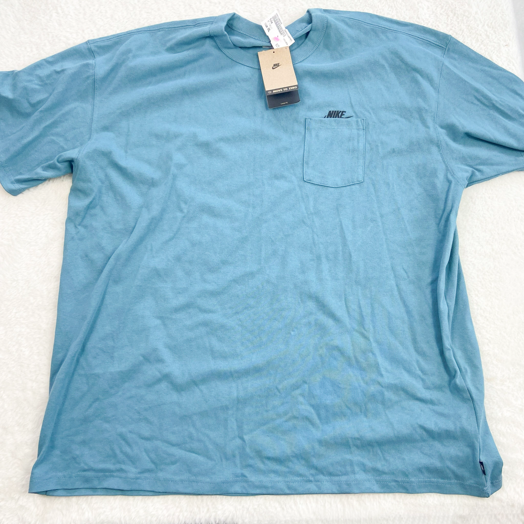 Nike T-shirt Size XXL *