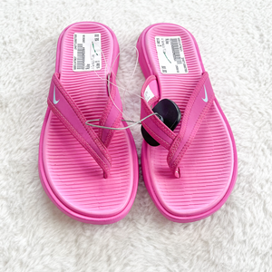 Nike Sandals Womens 5 *