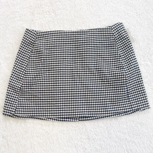 Urban Outfitters ( U ) Short Skirt Size Medium P0129