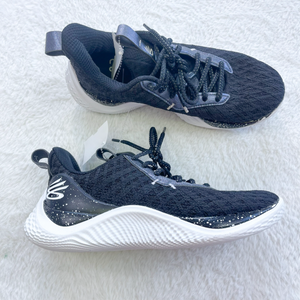 Under Armour Athletic Shoes Womens 7.5 P0100