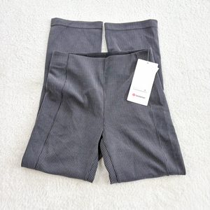 Lulu Lemon Pants Size Small (4) P0013