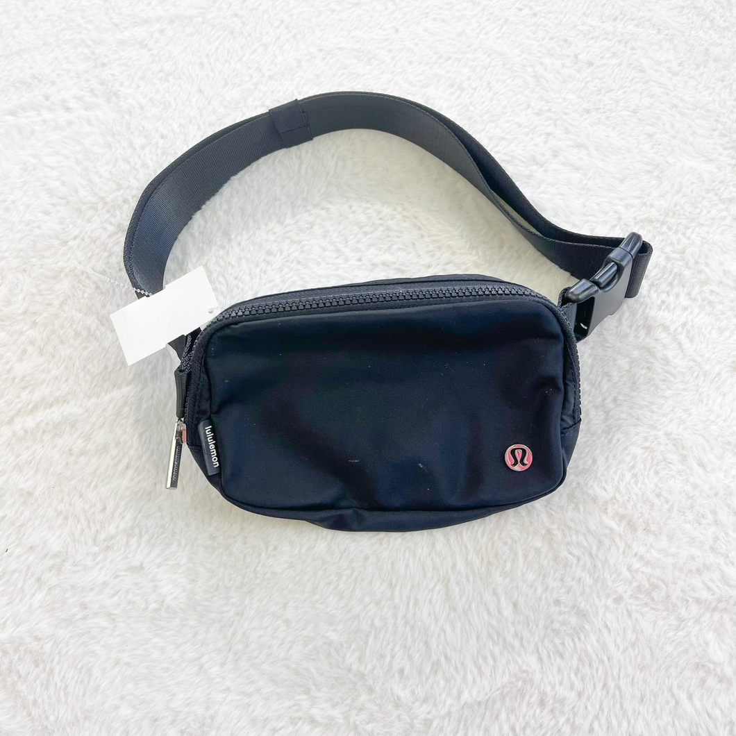 Lululemon Crossbody Bag P0100