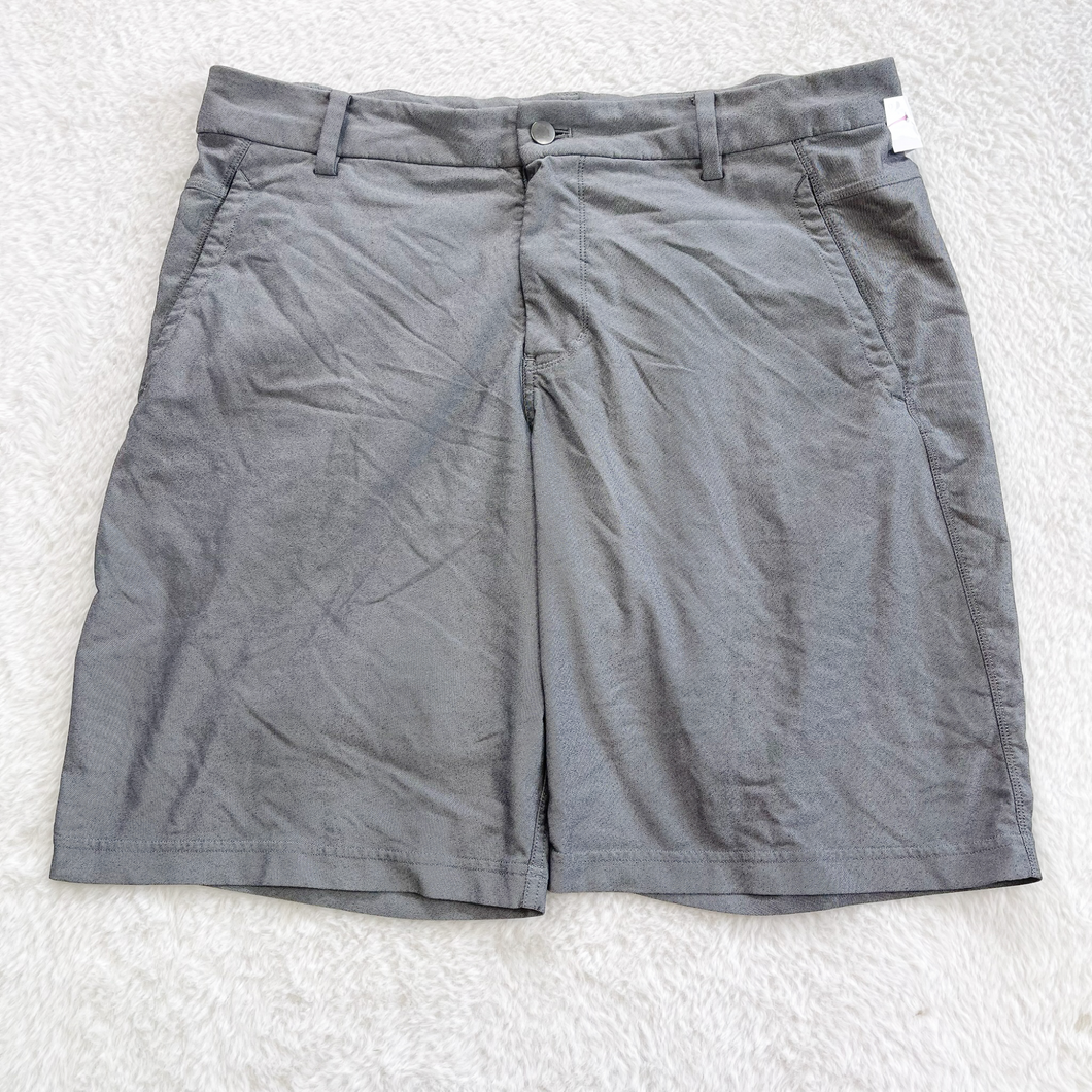 Lulu Lemon Shorts Size 38 *