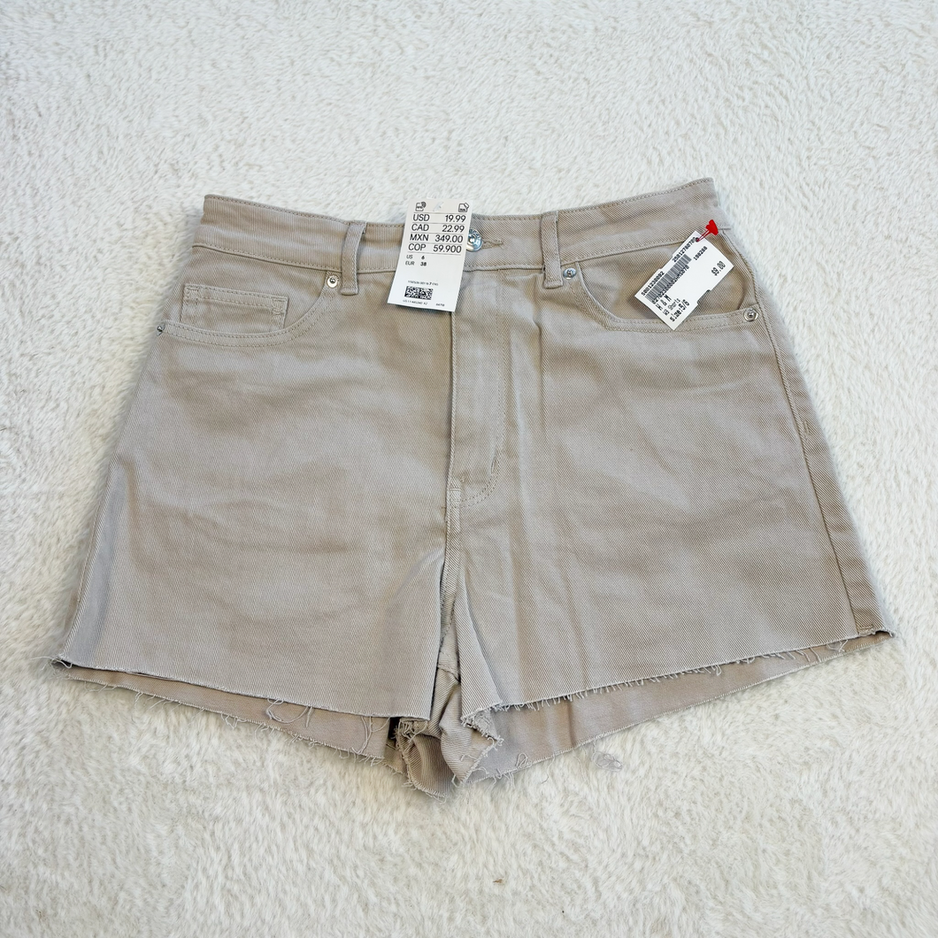 H & M Shorts Size 5/6 *