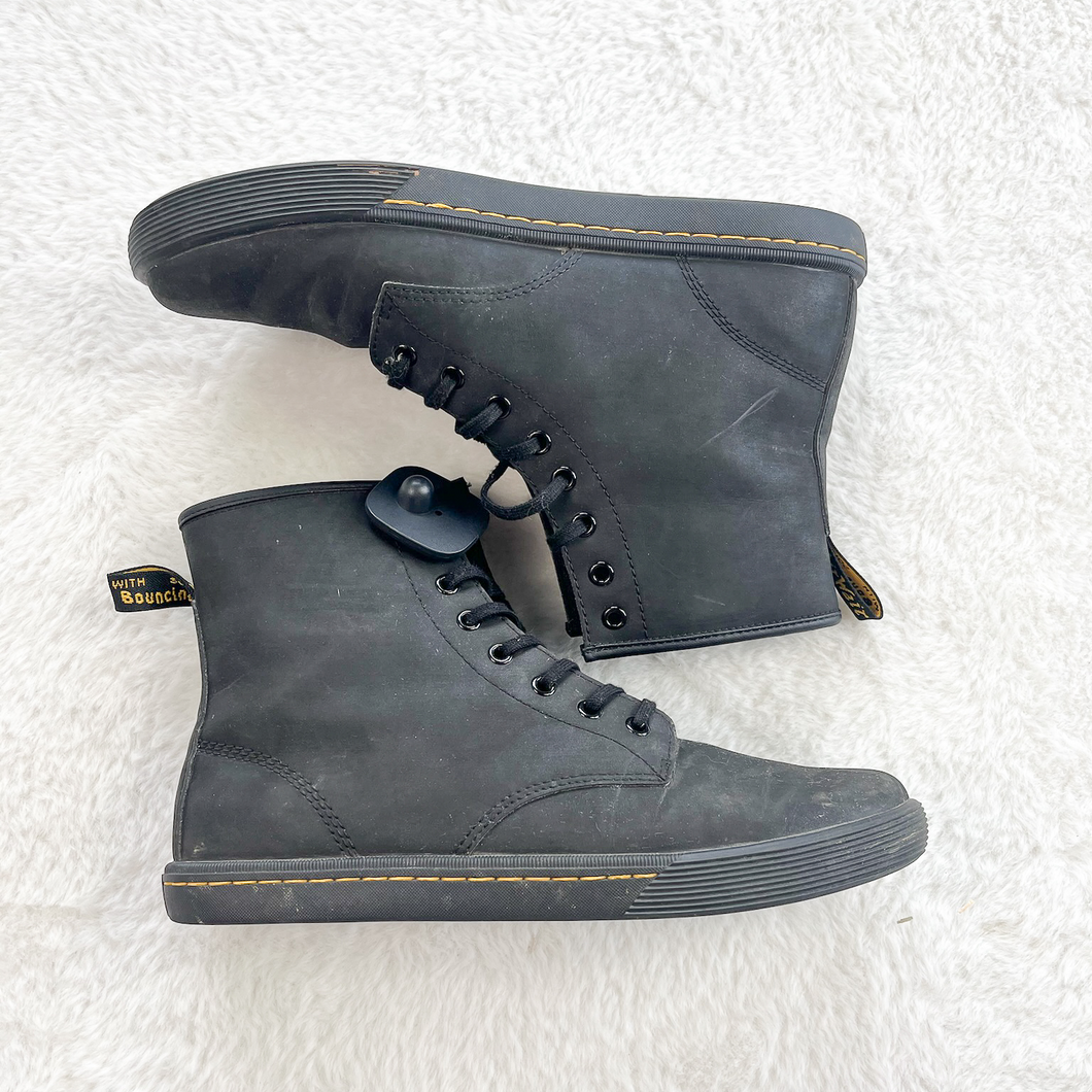 Dr Martens Boots Womens 11 *