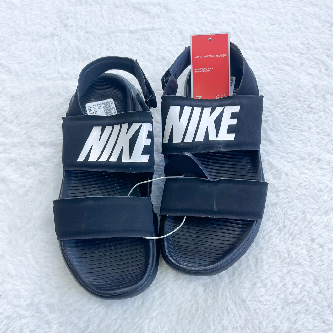 Nike Sandals Womens 7 *