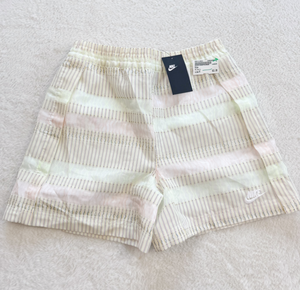 Nike Shorts Size Medium *