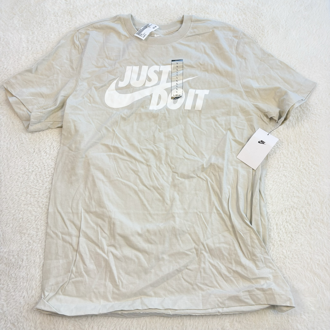 Nike T-shirt Size Large P0535