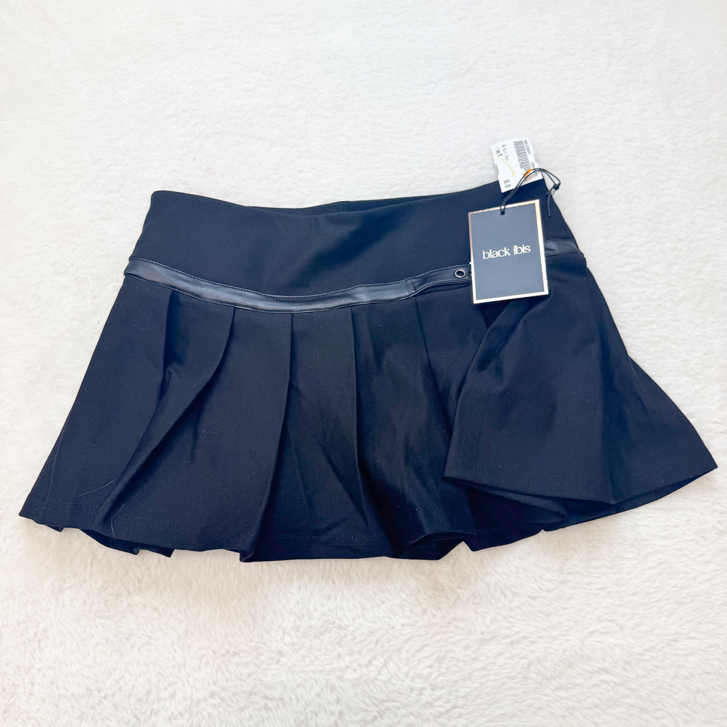 Short Skirt Size Medium P0546