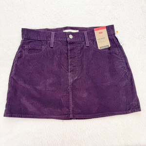 Levi Short Skirt Size Medium P0143