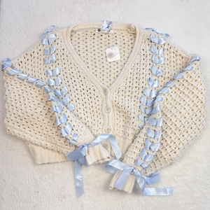 Altar'd State Sweater Size Small P0243