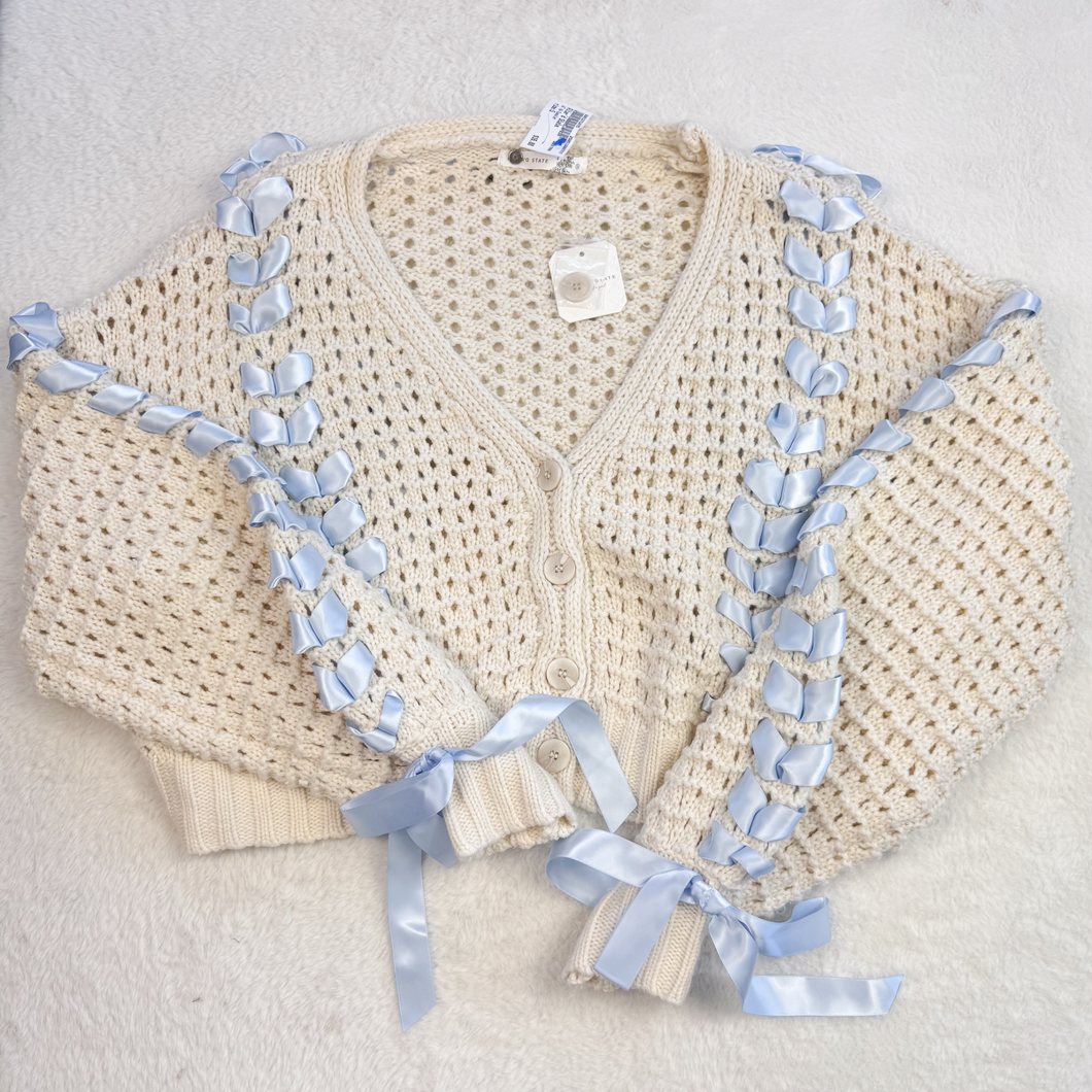 Altar'd State Sweater Size Small P0243