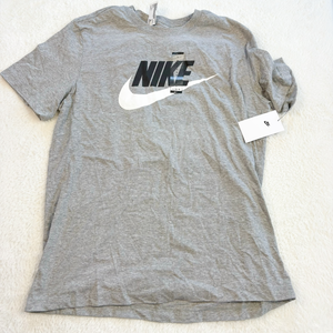 Nike T-shirt Size Large P0535