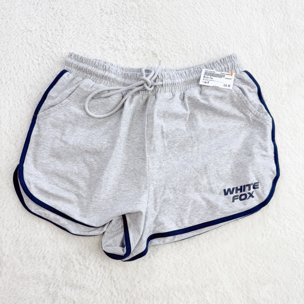 White Fox Shorts Size Medium P0205