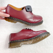 Load image into Gallery viewer, Dr Martens Oxford Shoes Mens 8 *
