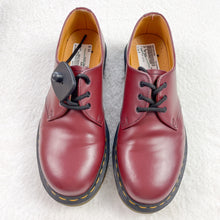 Load image into Gallery viewer, Dr Martens Oxford Shoes Mens 8 *
