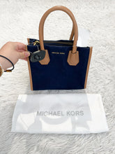 Load image into Gallery viewer, Michael Kors Purse *

